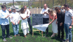 Prefeita Denise Oliveira inaugura o Parque  dos Ipês, complexo de lazer no Balneário