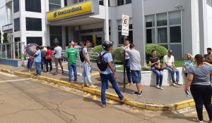 Bancos estão limitando acesso a clientes